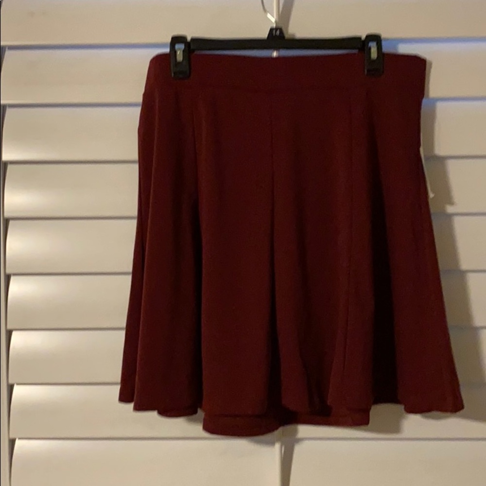 NWT Old Navy short knit maroon skirt